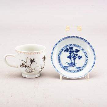 A set of 2 bowls, 2 plates and 2 cups and 2 saucers China Qianlong.