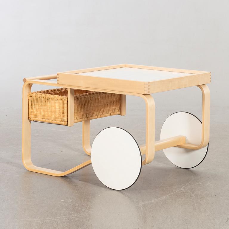 ALVAR AALTO, serveringsvagn, "modell 900", Artek, 1900-talets senare del/2000-tal.
