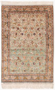 Matta, silke och metall Kayseri, Anatolien, ca 184 x 132 cm.