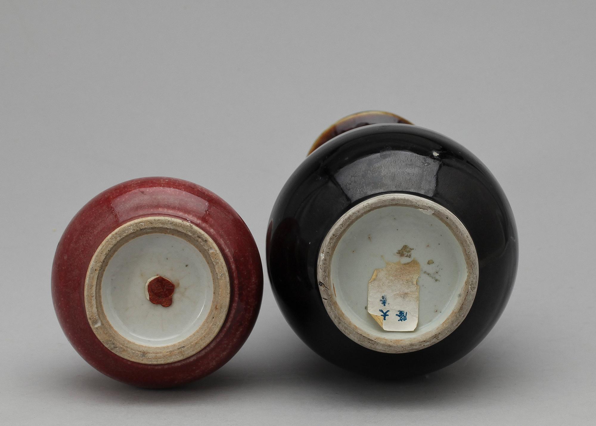 VASER, 2 st, porslin, Kina 18-1900-tal.