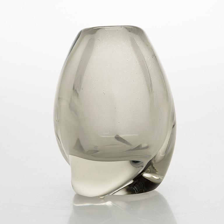 Gunnel Nyman, vas, modell "GN 35", signerad G. Nyman Nuutajärvi Notsjö -53.