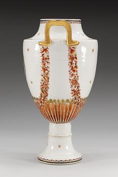 VAS, porslin. Qing dynastin, Jiaqing (1796-1820).
