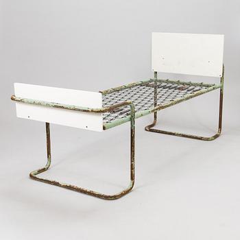 Alvar Aalto, a 1932 patient bed manufactured by Aug. Louhen Rautasänkytehdas ja Valimo Oy, Turku.