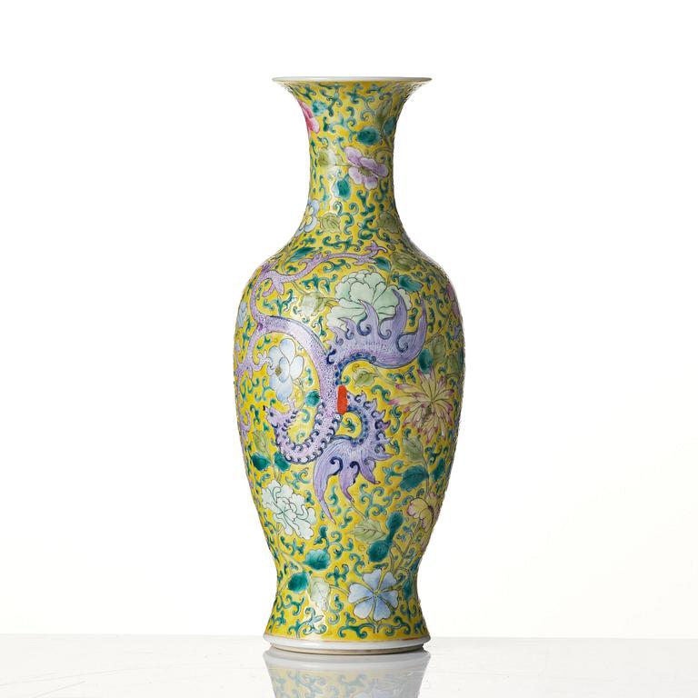 A Chinese yellow ground 'phoenix' vase, Republic period, 20th century.