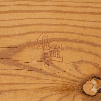 Göran Malmvall, a solid pine coffee table, Svensk Fur, Sweden, mid 20th century.