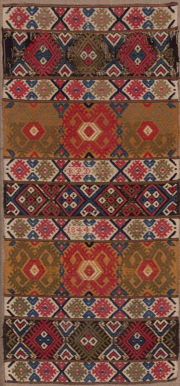 Vävnad, allmoge, daterad 1844, ca 107 x 49 cm.