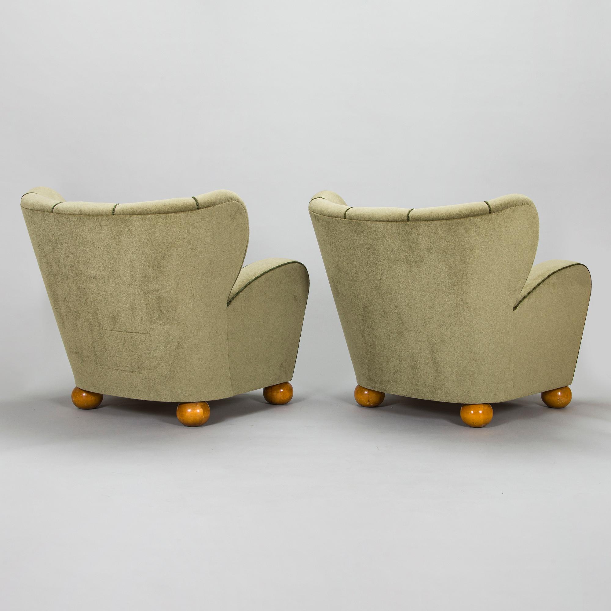 Märta Blomstedt, fåtöljer, ett par "Aulanko". Formgiven 1939.