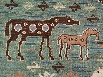 CARPET. "Hästbete". Flossa (knotted pile). Designed by Märta Måås-Fjetterström in 1915.