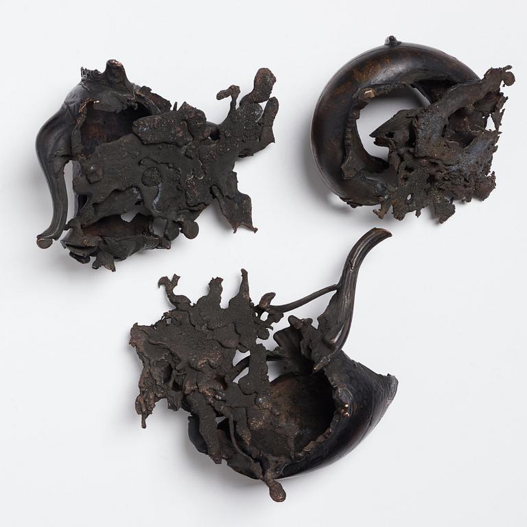 Fernandez Arman, Bricka med teservis ur serien "Burned furniture".