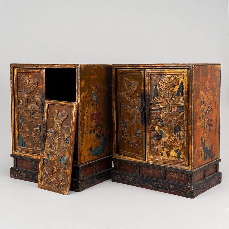 A pair of chinese cabinets, 20th Century.