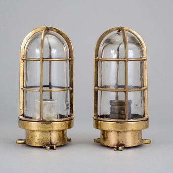 MÄSSBELYSNING, ett par. HR, 1900-talets mitt.