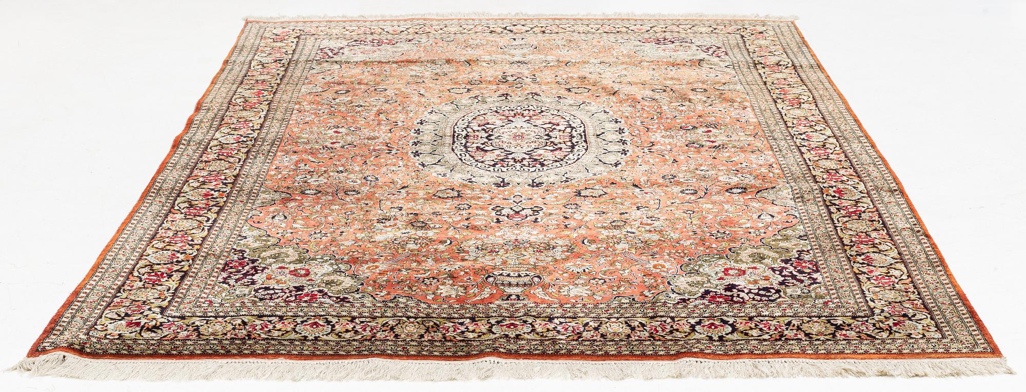 Rug, Isfahan, silk, approx. 300 x 215 cm.