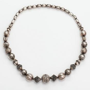 A sterling silver necklace and bracelet "Halikko necklace". Kalevala koru, Helsinki 1973.