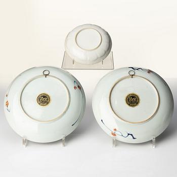 Tallrikar, nio stycken, kompaniporslin. Qingdynastin, Qianlong (1736-95).