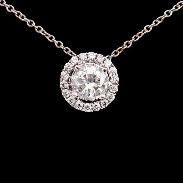 HÄNGE MED KEDJA, 18 k vitguld, briljantslipade diamanter tot  1.16 ct.