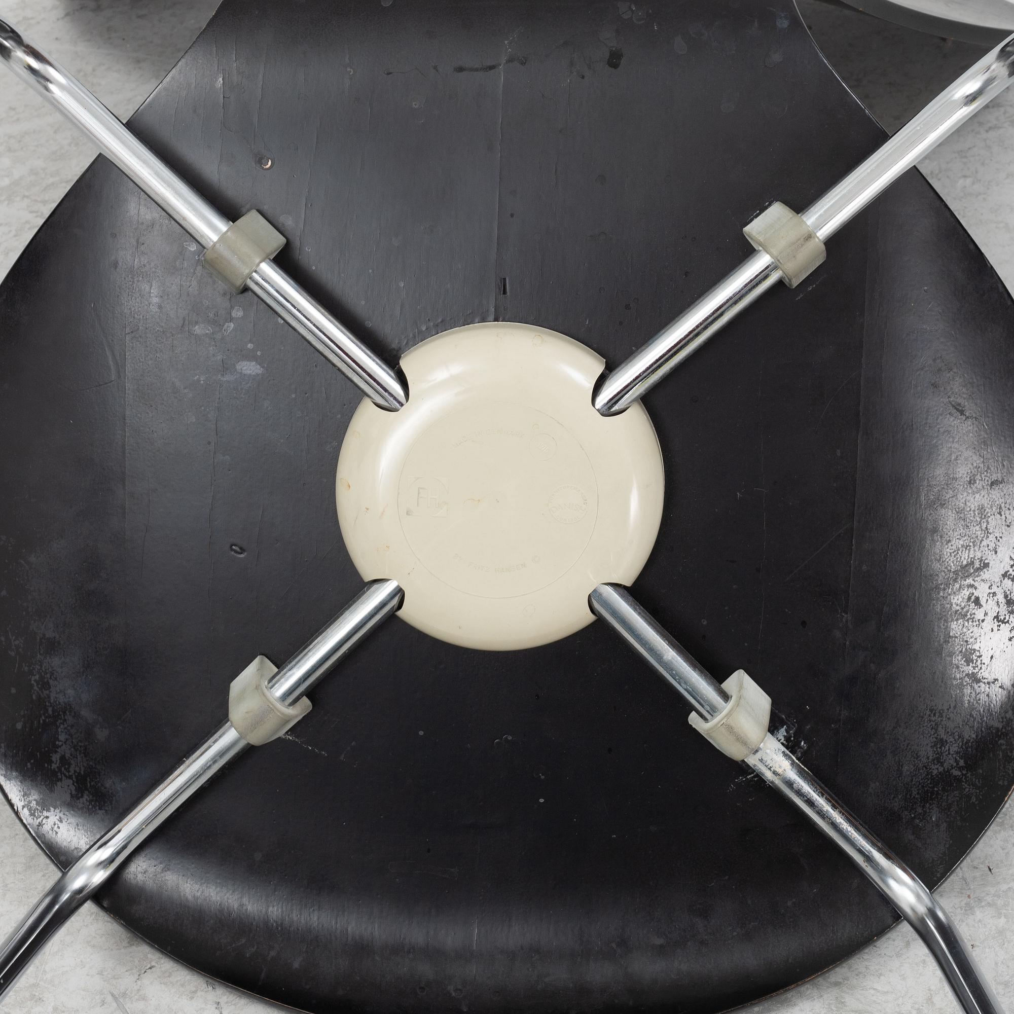 Arne Jacobsen, stolar sex st. "Sjuan", Fritz Hansen, Danmark, 1960- och 70-tal.