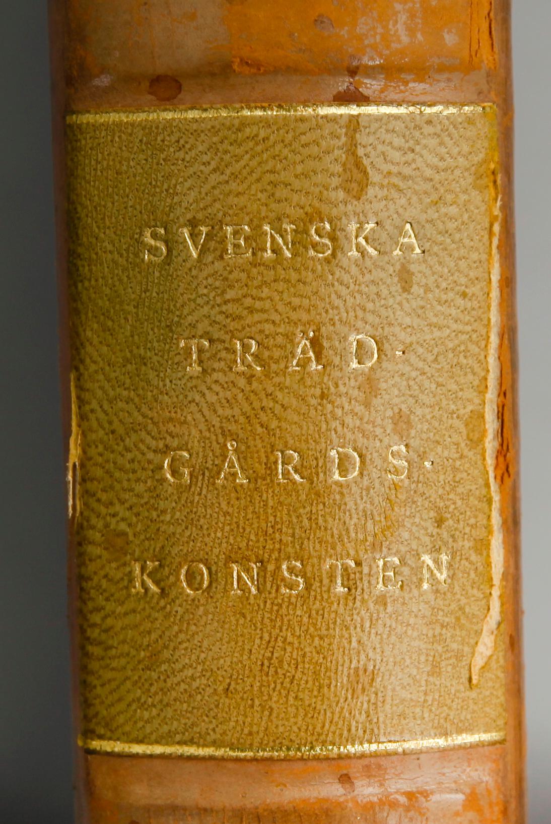 BÖCKER: Svenska Trädgårdskonsten av Arkitekturminnesföreningen, Nordisk Rotogravyr 1930, 2 volymer.