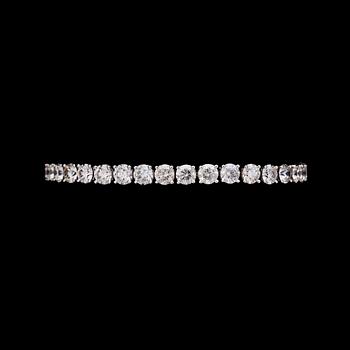 1049. A brilliant cut diamond bracelet, tot. 14.66 cts.