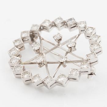 Brooch 18K white gold with brilliant-cut diamonds.