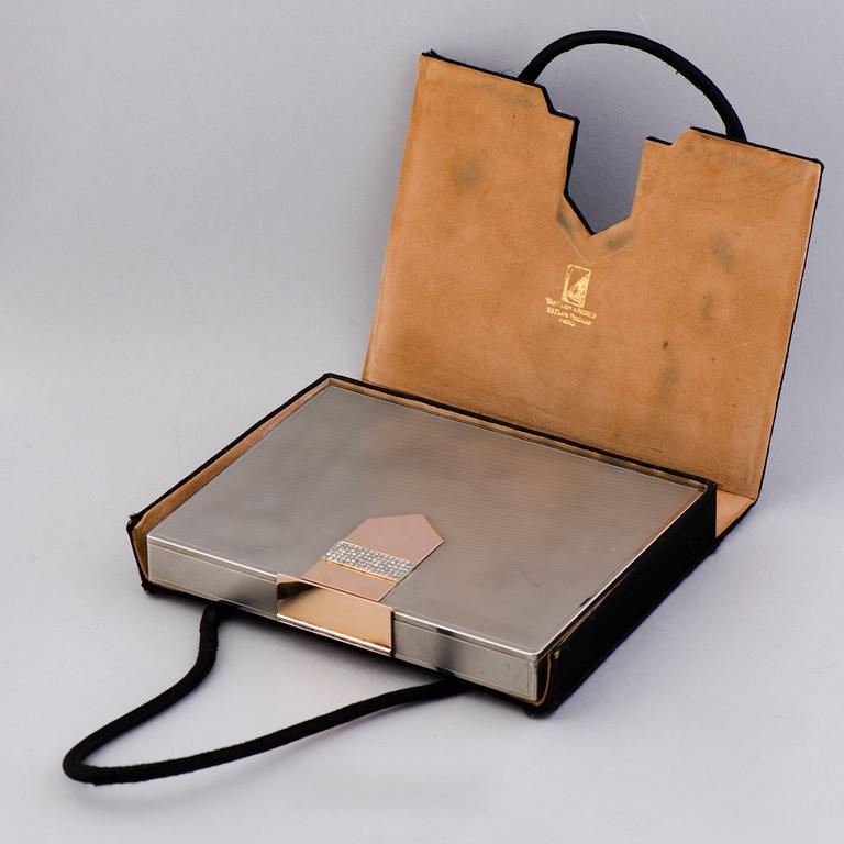 MAKE-UP VÄSKA, vitmetall, 18K guld, rosenslipade diamanter. Van Cleef & Arpels, Paris 1930-tal.