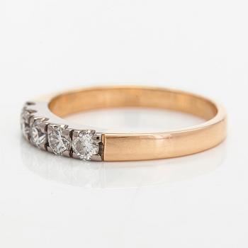 An 18K gold ring, with diamonds totalling approx. 0.30 ct.  Timanttiset, Helsinki.