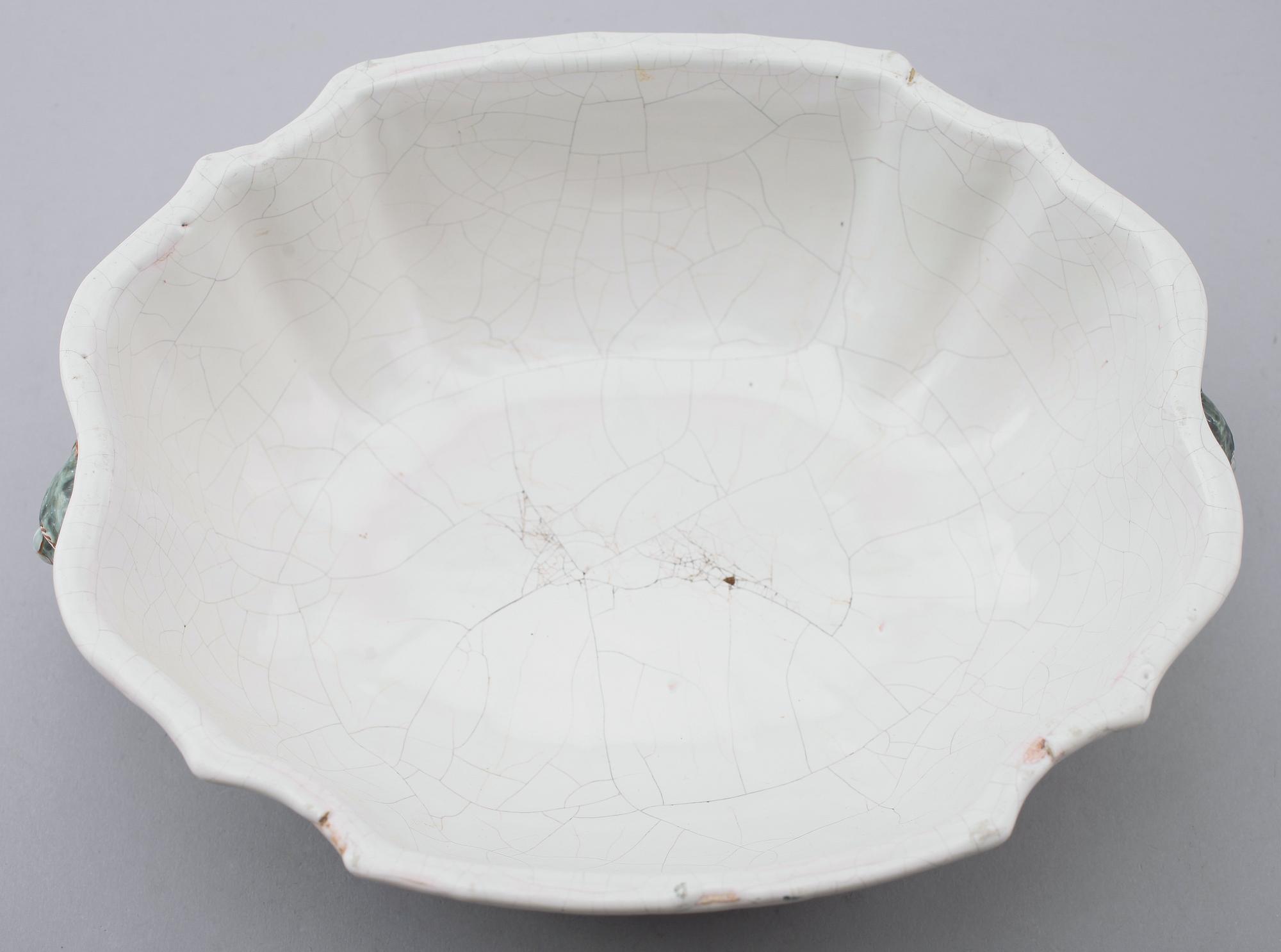 TERRIN med lock, fajans, märke för Joseph Olérys, Moustier.