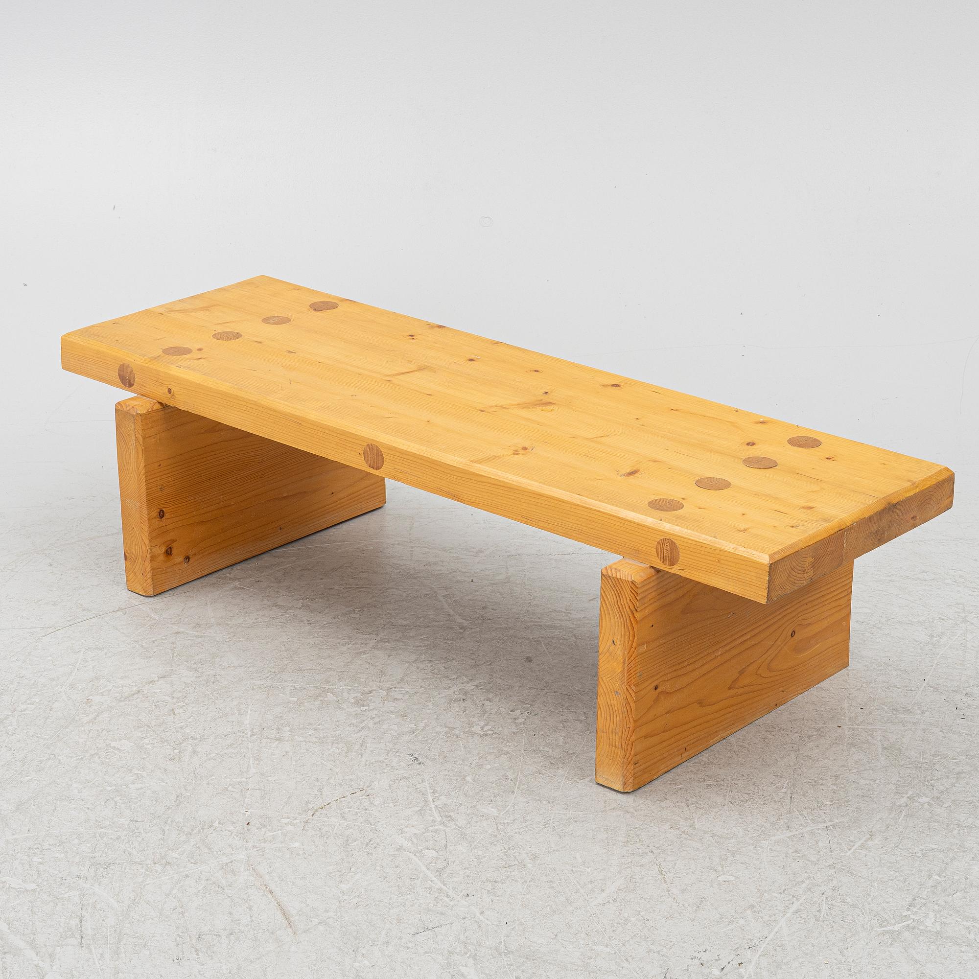Bench. Late 20th century.