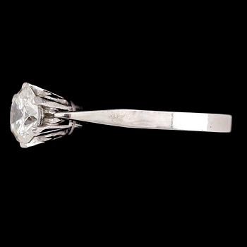 RING, 18 k vitguld, solitär briljantslipad diamant ca 1.13 ct.