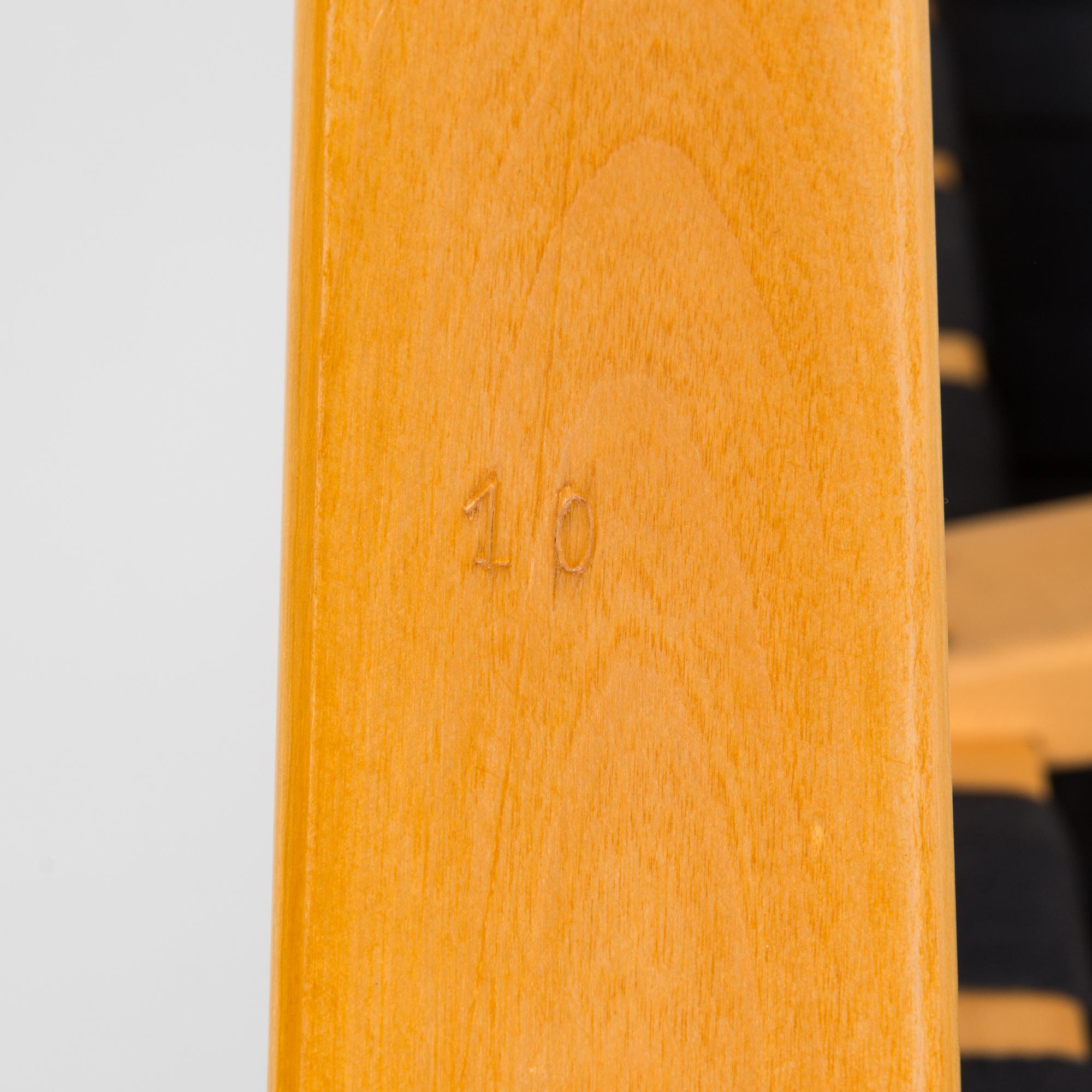 Alvar Aalto, a late 20th century '43' lounge chair for Artek.