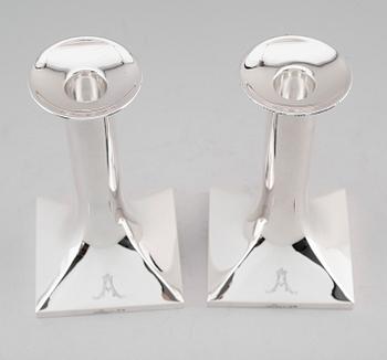 LJUSSTAKAR, 1 par, silver, jugend, CG Hallberg, Stockholm, 1919.