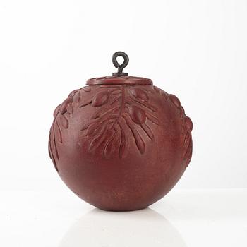 Anja Notini, an urn with cover, own workshop, Saltsjö-Boo.