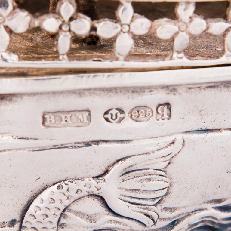 SKRIN/ BORDSDEKORATION, sterling silver, engelska importstämplar London 1911.