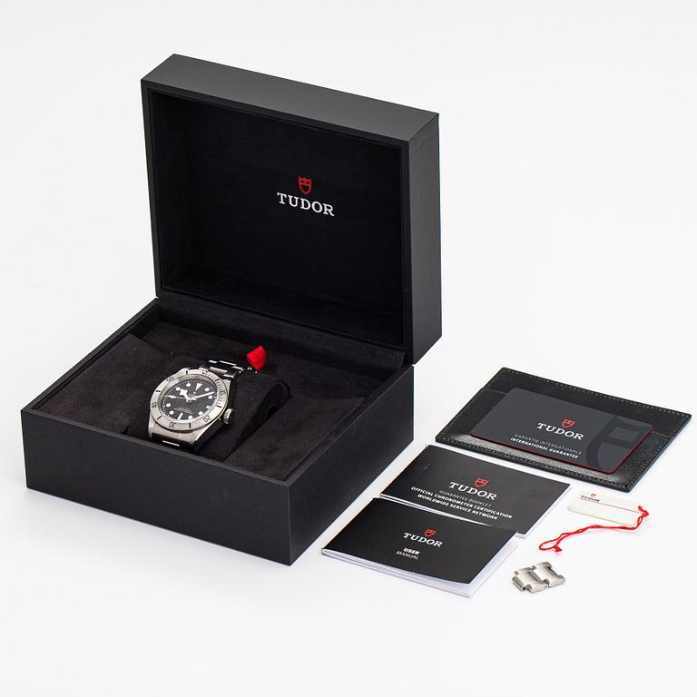 Tudor, Black Bay, 200m, rannekello, 41 mm.