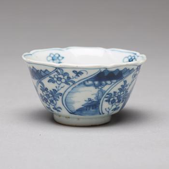 A set of three blue and white cups with stands, Qing dynasty, Kangxi (1662-1722).