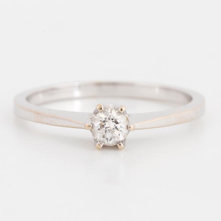 RING, 18K vitguld med briljantslipad diamant 0,20 ct.