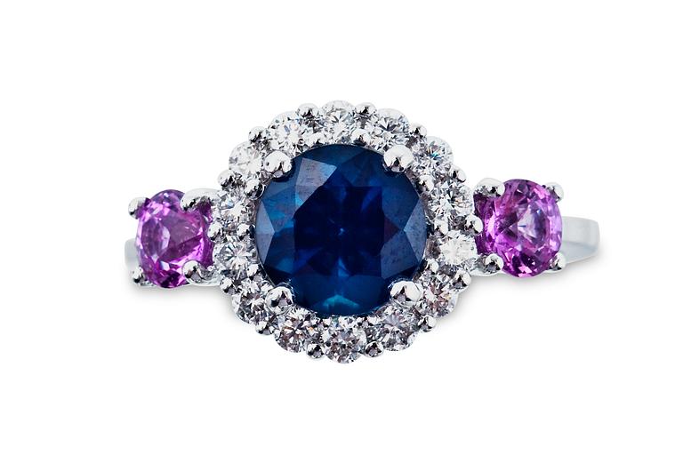 A SAPPHIRE RING.