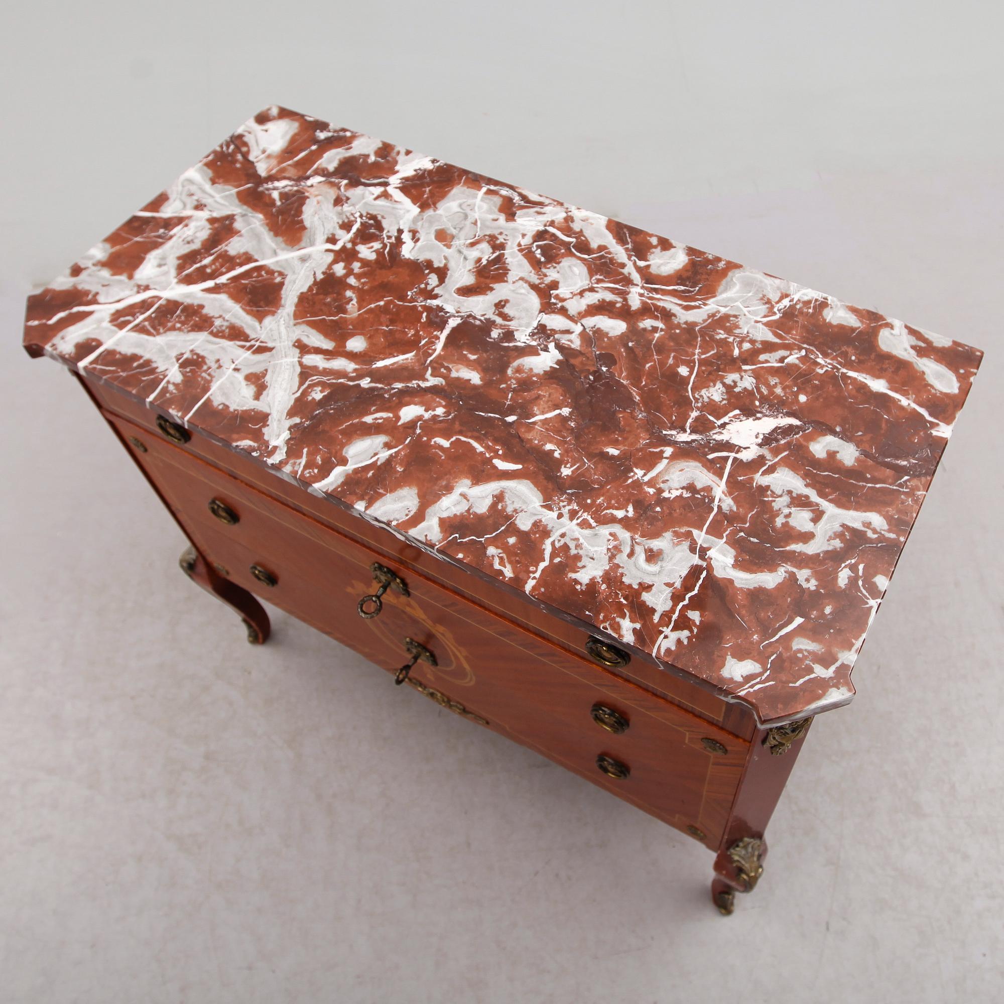 BYRÅ, gustaviansk stil, 1900-talets andra hälft.