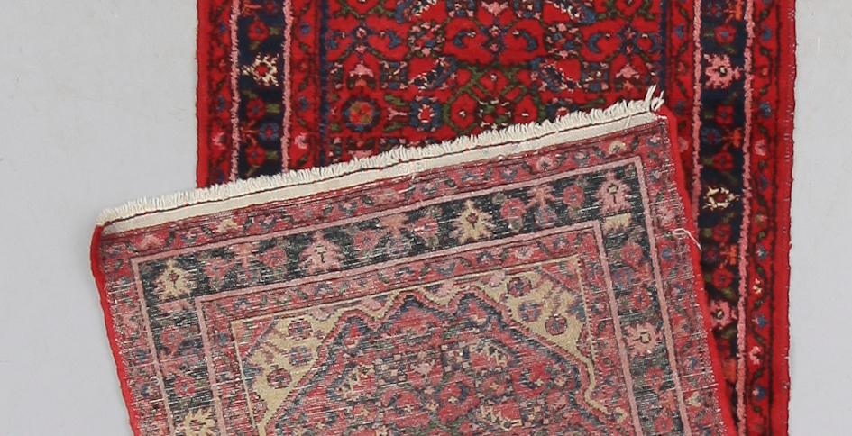 MATTA, orient, ca 297 x 82 cm.