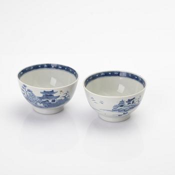 Bowls, 5 pcs, porcelain, China, Qing dynasty, 19th/20th century.