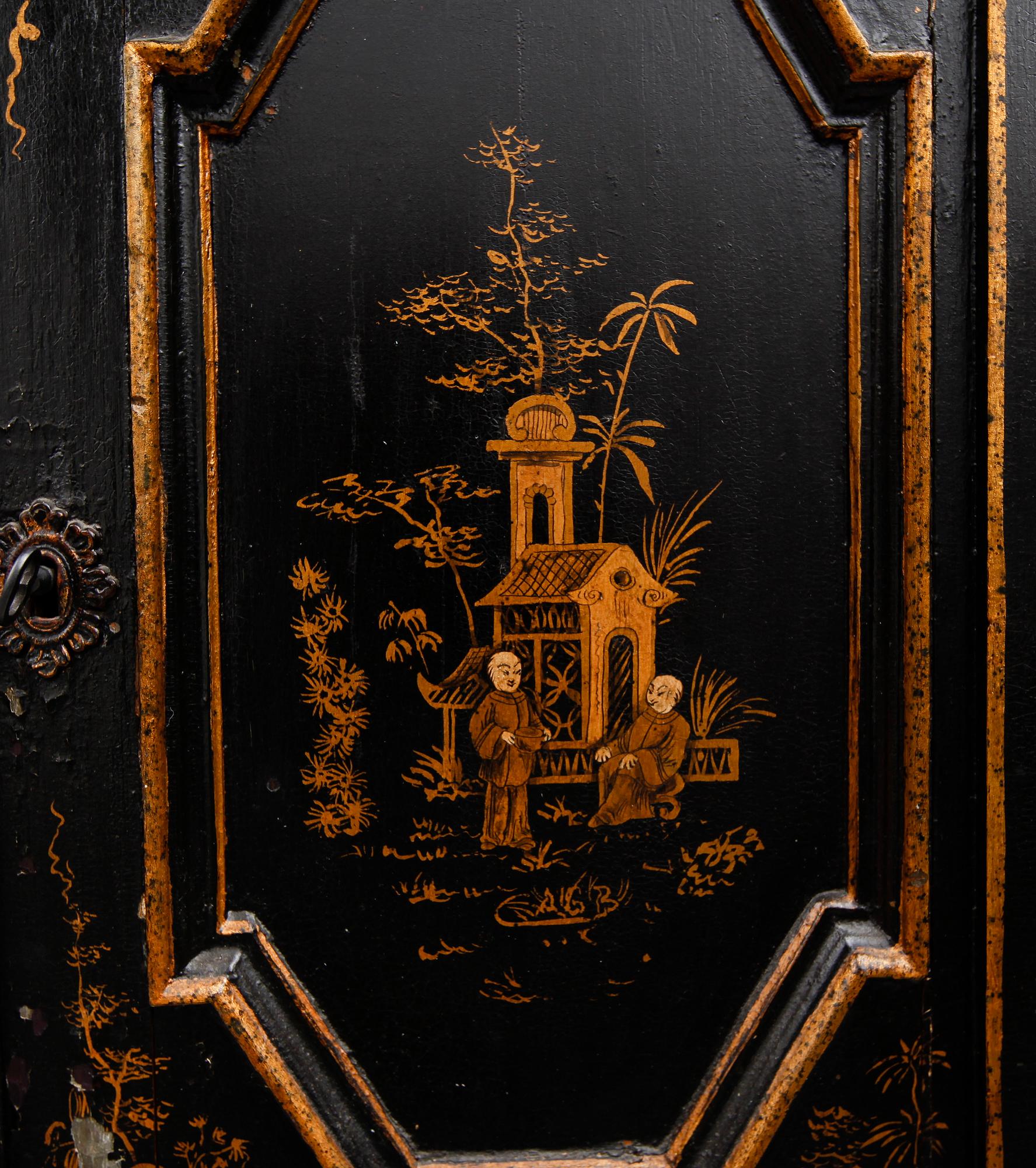 HÄNGSKÅP, 1700-talets andra hälft.