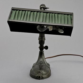 BORDSLAMPA/VÄGGLAMPA, s k kippstake, jugend, 1900-talets första kvartal.