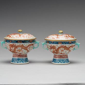 A pair of warmer pots with cover and liners, Qing dynasty, Guangxu (1875-1908).