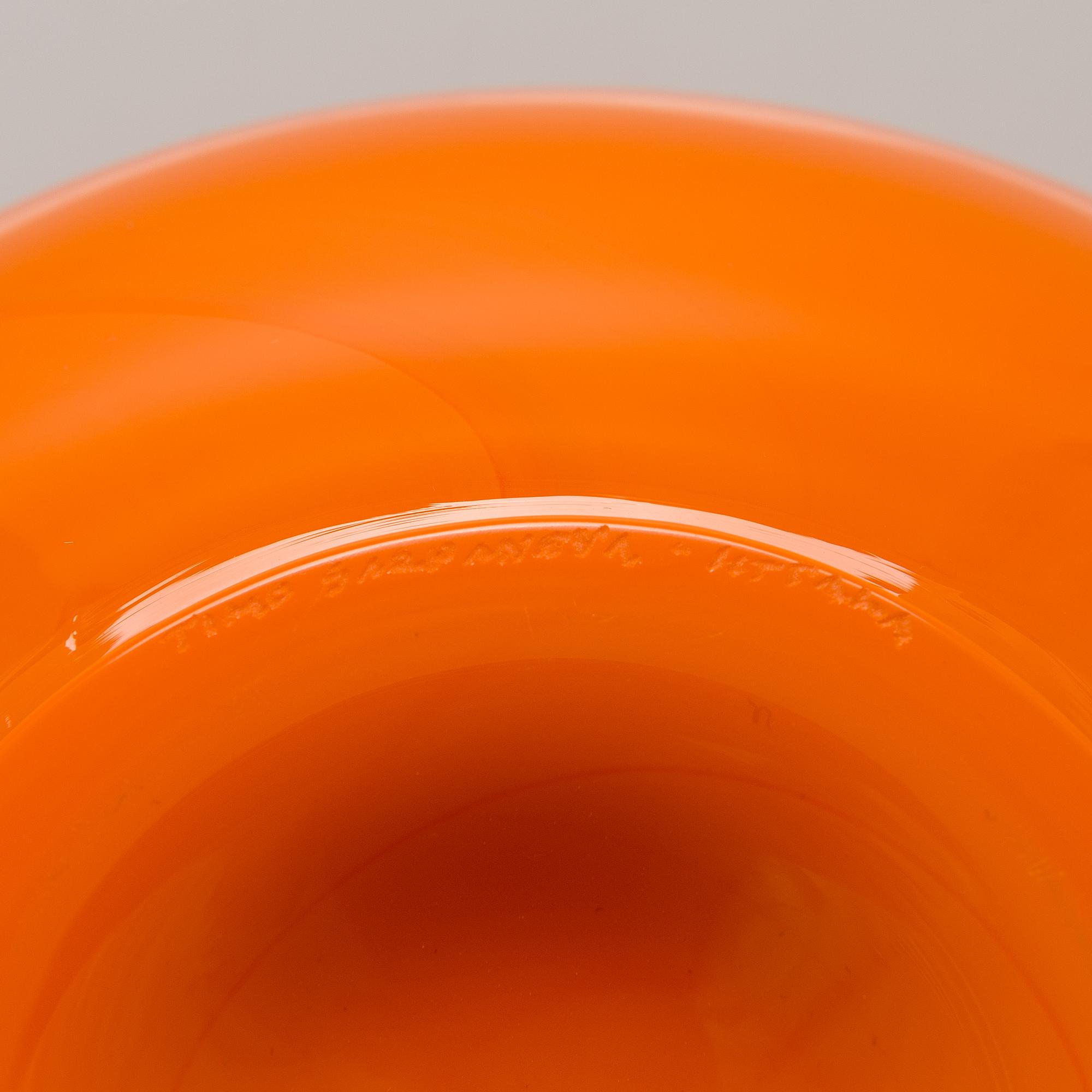 TIMO SARPANEVA, a bowl from Heal's series, signed Timo Sarpaneva, Iittala.