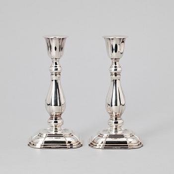 LJUSSTAKAR, ett par, silver, Cesons Guldvaru AB, Göteborg 1978.