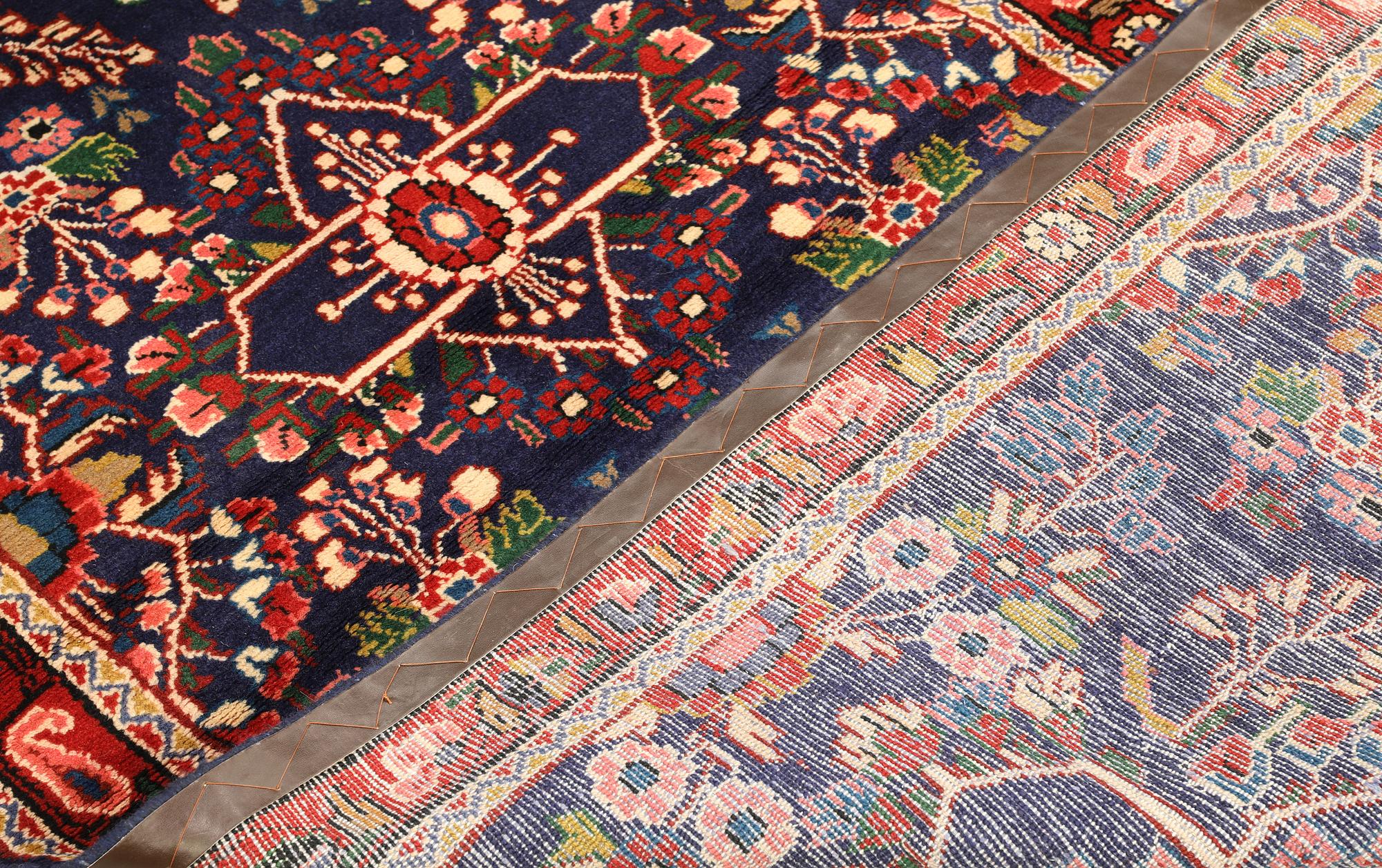 A Hamadan runner, approx. 405 x 108 cm.