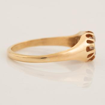 Brilliant cut diamond ring.