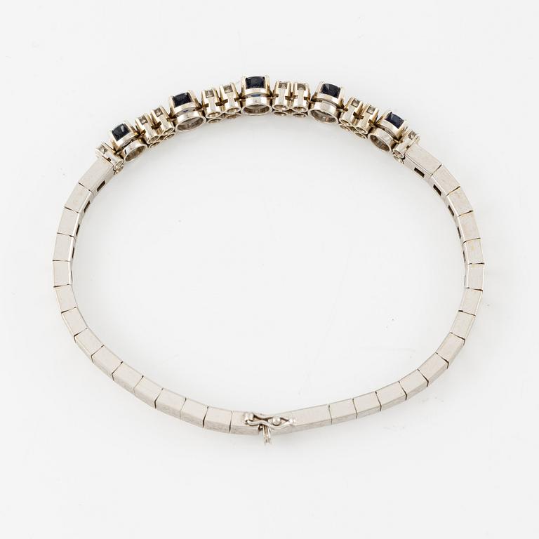 Bracelet, 18K white gold with sapphires and brilliant-cut diamonds.
