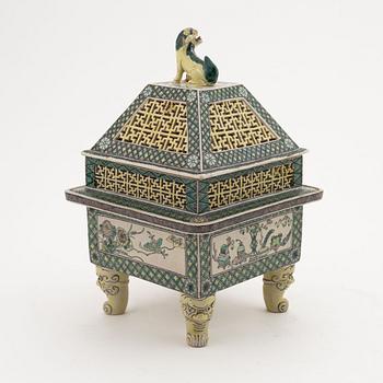A Chinese bisquit porcelain sencer, 20th century.