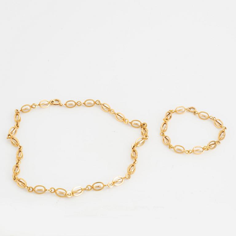 18K gold bracelet and necklace.