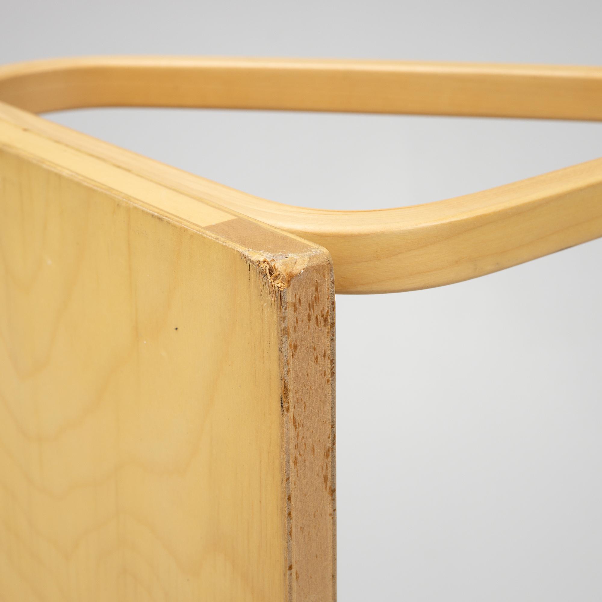 Alvar Aalto, a pair of wall shelves, model 112A, Artek, Finland, late 20th Century.